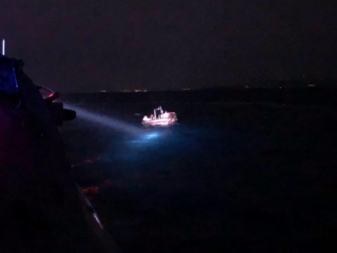 Ayvalık’ta 19 Göçmen Kurtarıldı