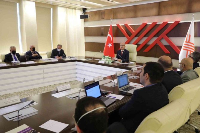 Rektör Uzun, Temel Bilim Programlarının Durumunun Görüşüldüğü Toplantıya Katıldı