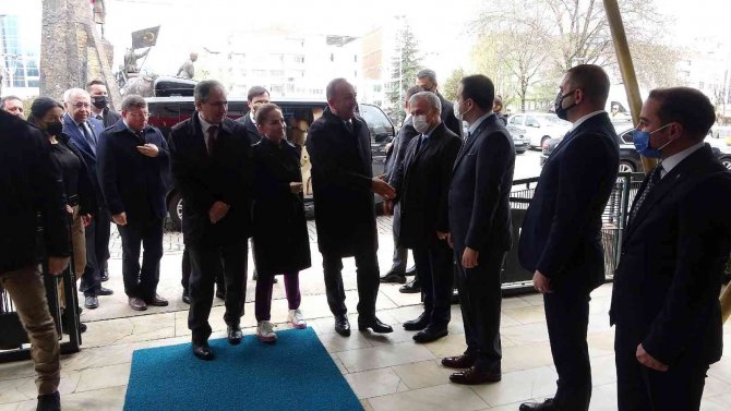 Bakan Çavuşoğlu: “Biz Başkalarının Merhametine Bırakılacak Bir Millet Değiliz”