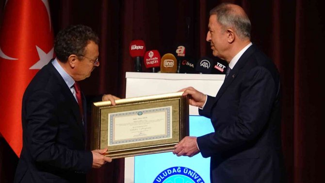Milli Savunma Bakanı Hulusi Akar: "Terör, Türk Silahlı Kuvvetlerinin İlk Gündem Maddesidir"