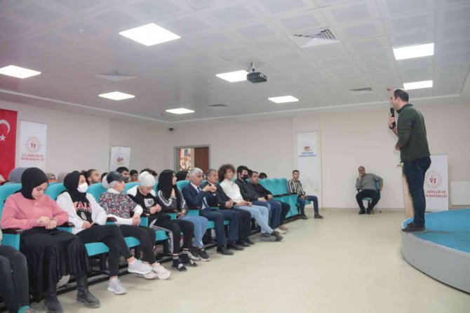 Başkan Geylani Öğrencilerle Bir Araya Geldi