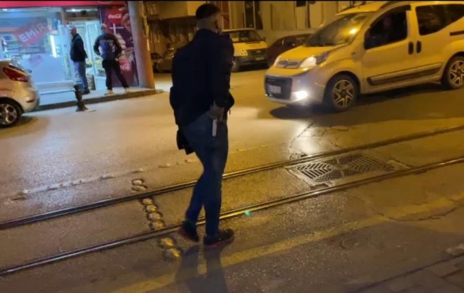 Cadde Ortasında Bıçaklı Kavga...