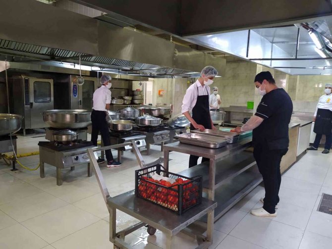 Büyükçekmece’deki Meslek Lisesi Türkiye’de En Fazla Gelir Elde Eden Üçüncü Okul