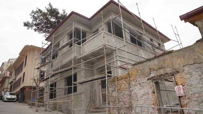 Büyükşehir Belediye’den Kent Merkezine Tarihi Sokak