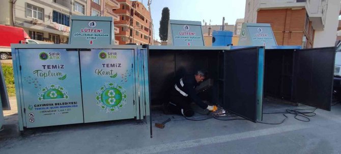 Caddelere Koruganlı Çöp Konteynerleri Konuluyor