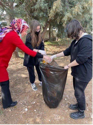 Meslek Liseli Öğrencilerden ’Bilinçli Dönüşüm Sanatı’ Projesi