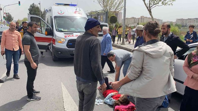 Okul Dönüşü Karşıya Geçmek İstedi Aracın Altında Kaldı