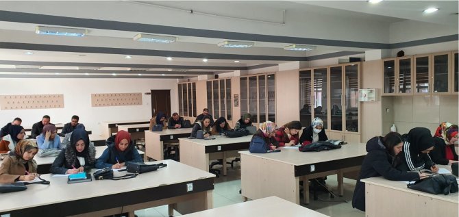 Atatürk Üniversitesi, Fen Bilgisi Öğretmenlerine Eğitim Veriyor