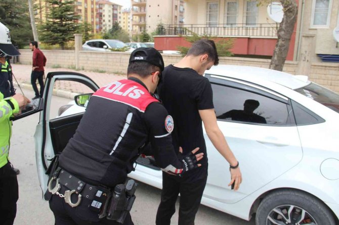 Elazığ’da Asayiş Denetimleri Hız Kesmeden Sürüyor