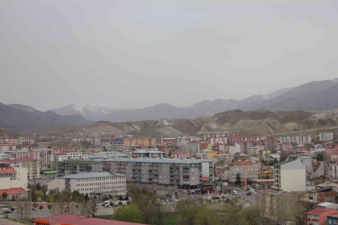 Oltu’da Toz Bulutu Etkili Oldu