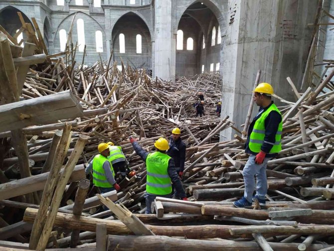 Cami İnşaatındaki İskele Çökmesi Sonucu Ölen Mühendisle İlgili Dava Başladı