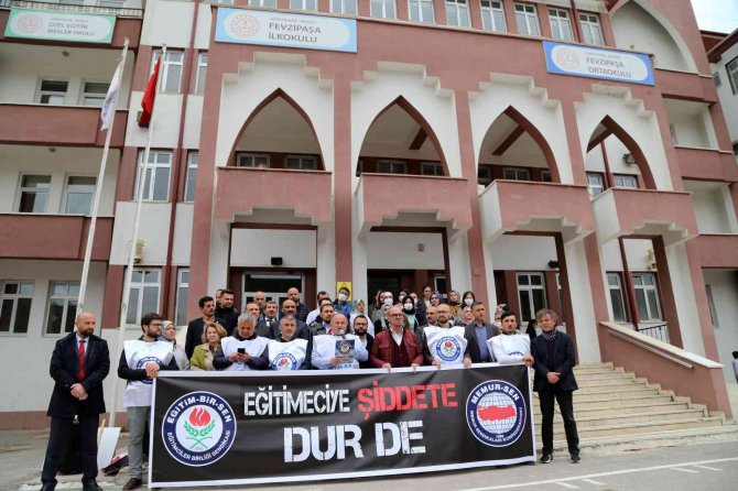 Gümüşhane’de Çocuğunun Öğretmenini Tehdit Eden Akademisyen Kınandı