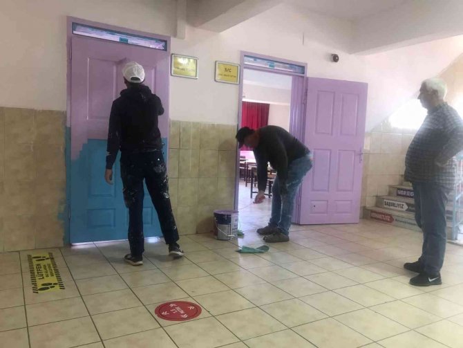 Hassa Belediyesi Hasarlı Okulları Onarıyor