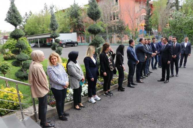 Kayapınar İ̇lçe Kaymakamı Ve Belediye Başkanvekili Arif Karaman Göreve Başladı