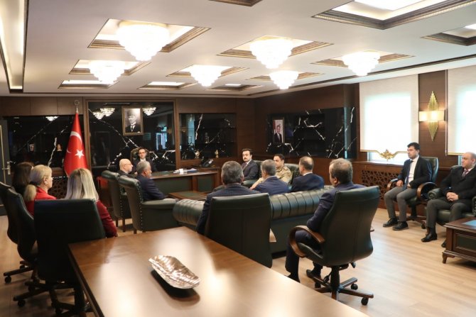 Kayapınar İ̇lçe Kaymakamı Ve Belediye Başkanvekili Arif Karaman Göreve Başladı