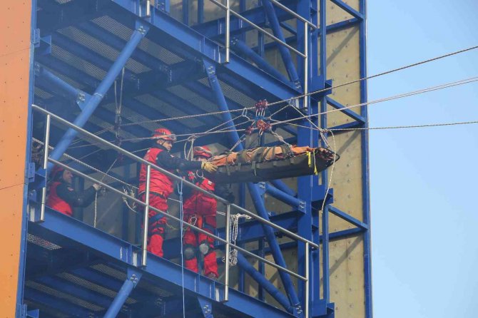 Ayda Bebeği Kurtarmışlardı; Bak- Kadıköy Orta Seviye Arama Kurtarma Sertifikası Aldı