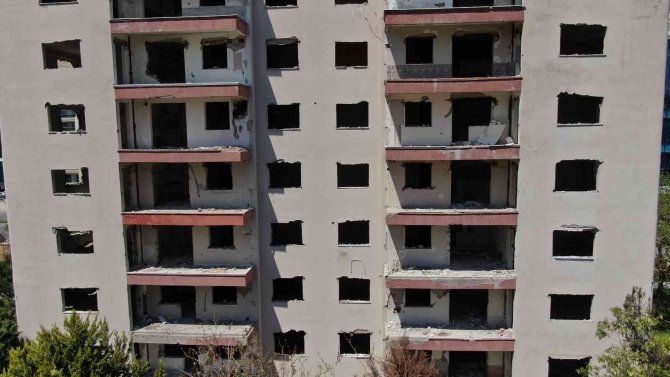 İ̇zmir’in Ağır Hasarlı Bina Raporu: Yıkılması Gereken 122 Bina Kaldı