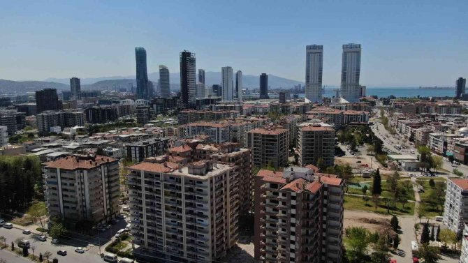 İ̇zmir’in Ağır Hasarlı Bina Raporu: Yıkılması Gereken 122 Bina Kaldı