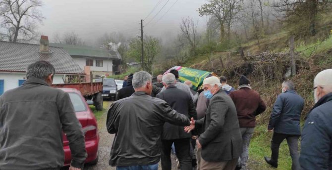 Trafik Kazasında Hayatını Kaybeden Kadın Son Yolculuğa Uğurlandı