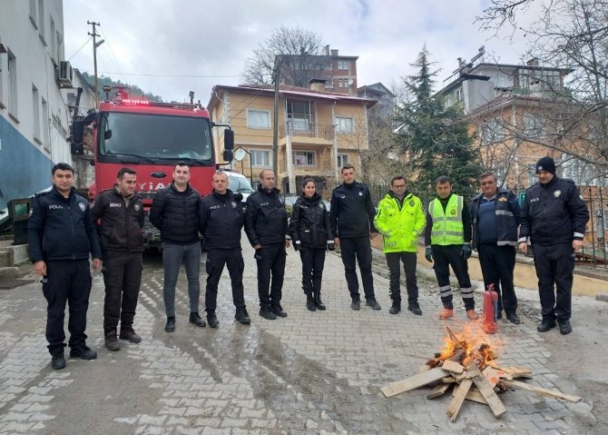 Küre’de Polis Memurlarına Yangın Eğitimi