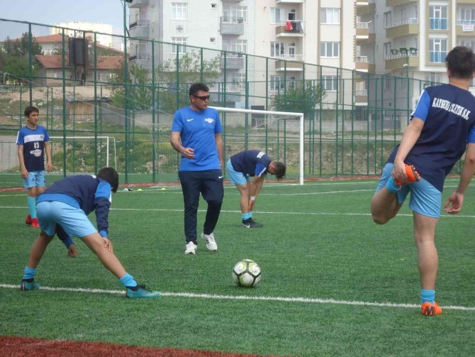 Osb Teknik Koleji Antrenörü Serkan Karakuş: