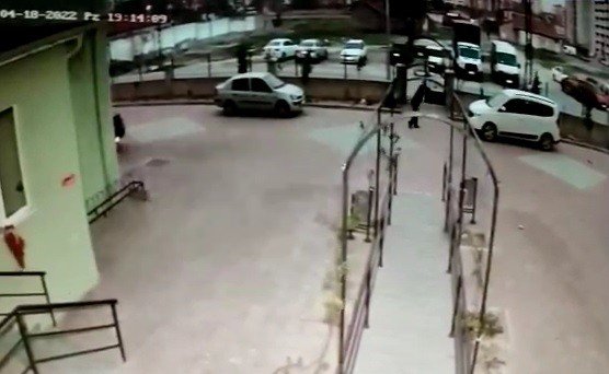 Üzerine Çatı Düşen Adam Hayatını Kaybetti