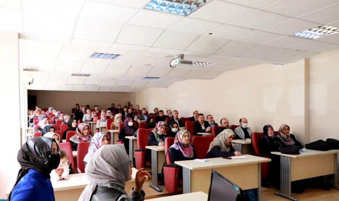 Kütahya’da “Acil Obstetrik Bakım” Konulu Bilgilendirme Eğitimi