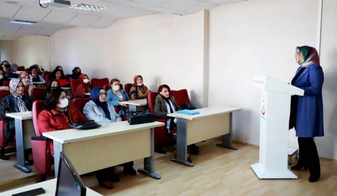 Kütahya’da “Acil Obstetrik Bakım” Konulu Bilgilendirme Eğitimi