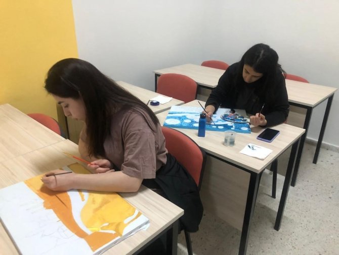 Öğrencilerin Resim Sergisi Beğeni Topladı