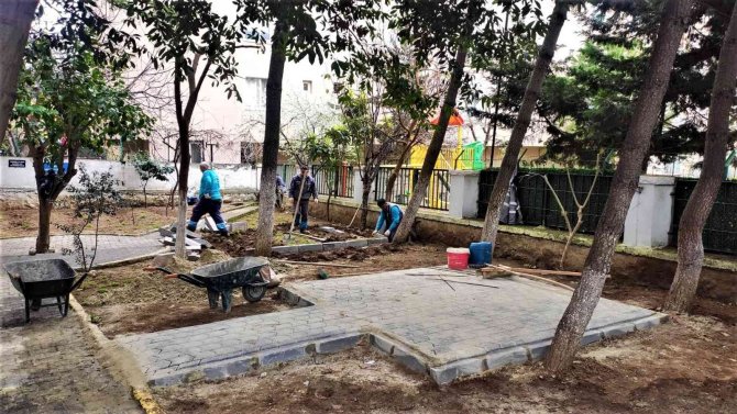 Maltepe’nin Mahallelerinde Yenileme Çalışmaları Sürüyor