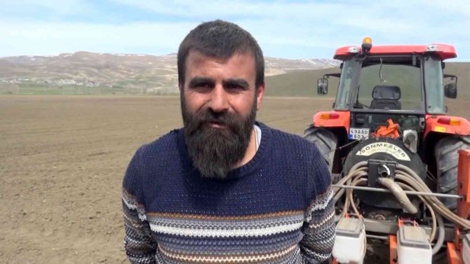 Muş Ovası’nda Çiftçiler Şeker Pancarı Ekimi İçin Tarlaya İndi