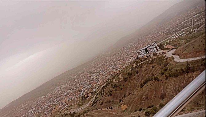 Elazığ’da Toz Taşınımı Etkili Oldu