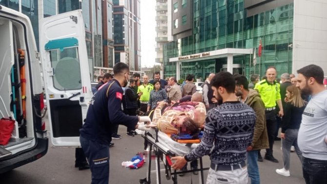 Diyarbakır’da Minibüsün Çarptığı 79 Yaşındaki Kadın Hayatını Kaybetti
