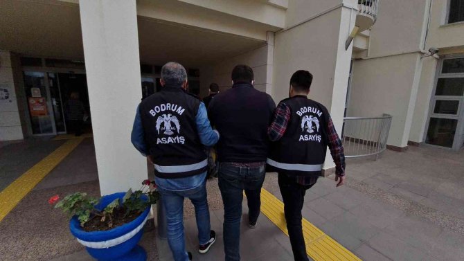 İ̇htiyaç Gidermek İçin Girdiği Ormanda Yangın Çıkardı