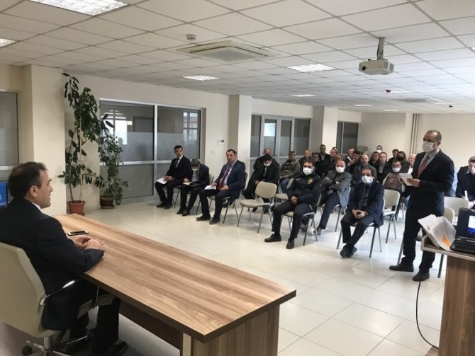 Burhaniye’de Muhtarlara Hizmet İçi Eğitim Toplantısı