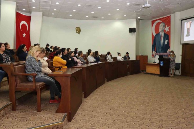 Nazilli Belediyesi Personellerine Kadın Sağlığı Eğitimi Verildi