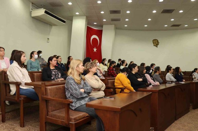 Nazilli Belediyesi Personellerine Kadın Sağlığı Eğitimi Verildi