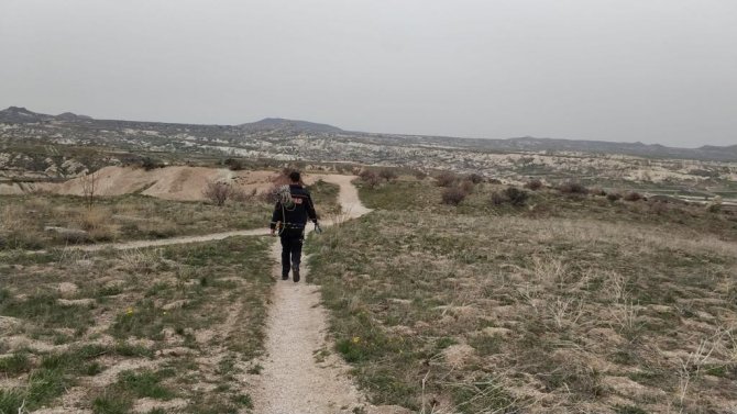Çukura Düşen Köpeği Kurtarmak İsterken Mahsur Kaldılar