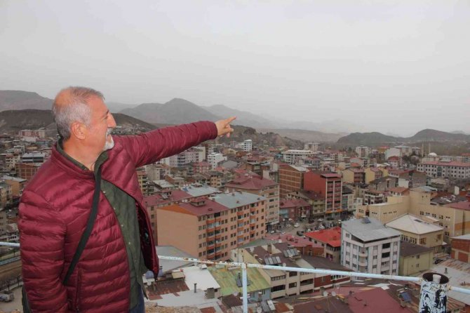 Oltu’da Toz Bulutu Etkili Oldu