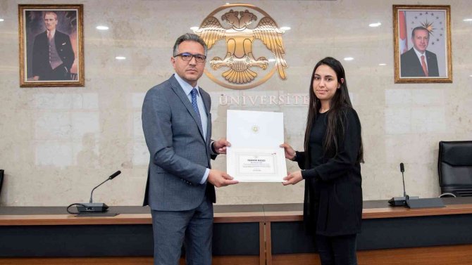 Rektör Aksoy’dan, ‘Ödül Sahibi’ Genç İletişimcilere Teşekkür