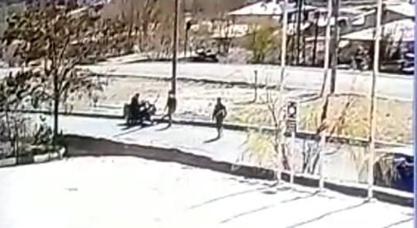 Sürücüsünün Hakimiyetinden Çıkan Sepetli Motosiklet Refüje Çıktı, Sürücü Ölümden Döndü