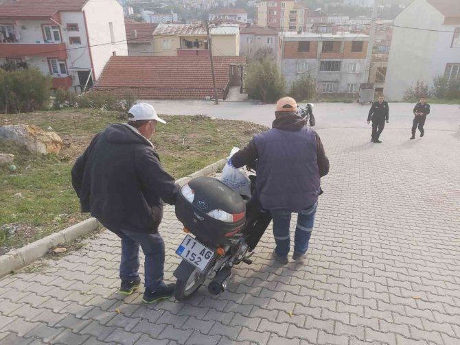 Seyir Halinde Motosikletin Devrilmesi Sonucu Sürücüsü Yaralandı