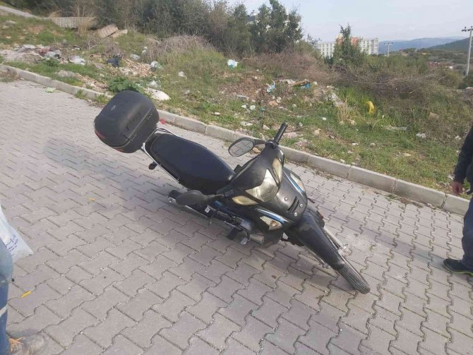 Seyir Halinde Motosikletin Devrilmesi Sonucu Sürücüsü Yaralandı