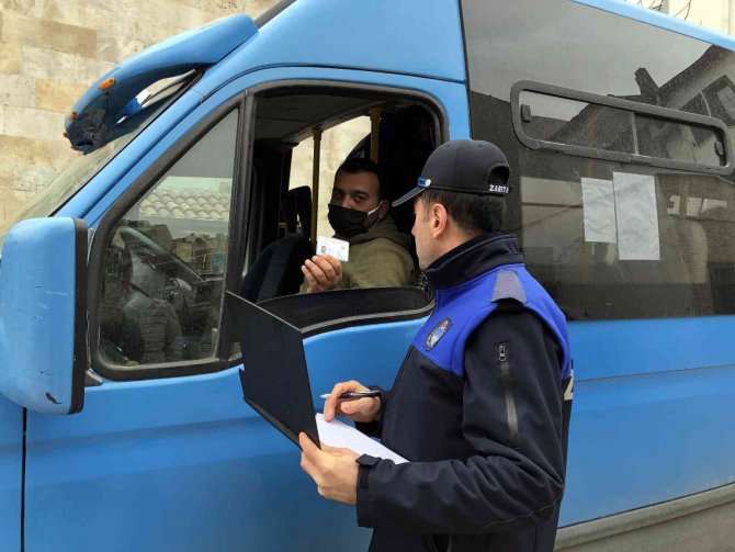 Sinop’ta Zabıta Ekiplerinden Dolmuş Denetimi