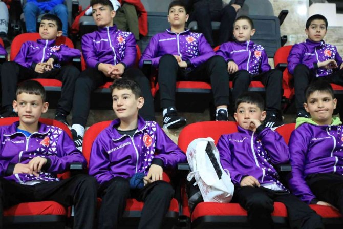 Basketbol Küçükler Grup Birinciliği Maçları Sivas’ta Başladı
