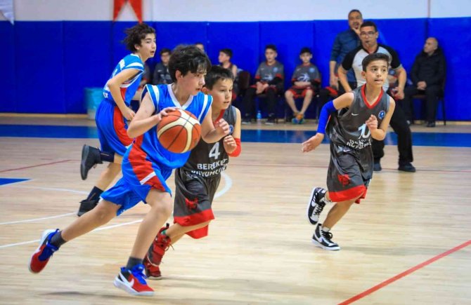Basketbol Küçükler Grup Birinciliği Maçları Sivas’ta Başladı