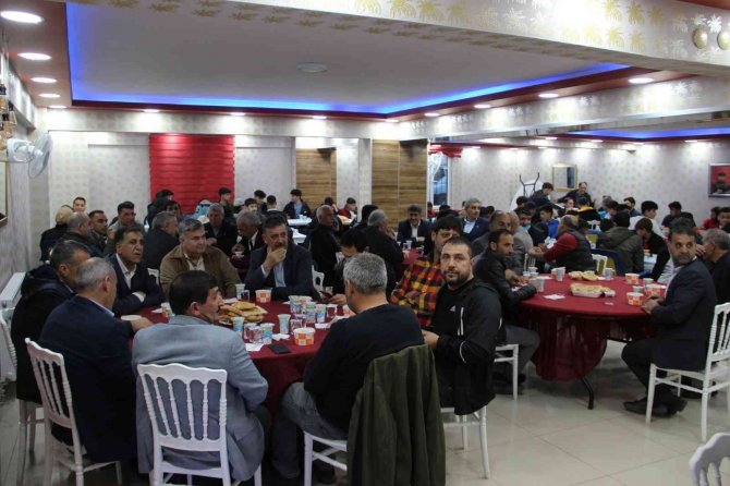 Solhan Spor Yönetici Ve Taraftarları İftarda Bir Araya Geldi