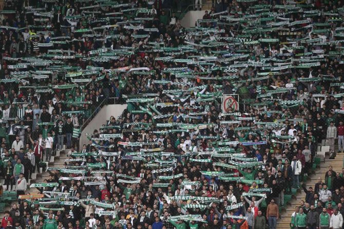 Spor Toto 1. Lig: Bursaspor: 0 - Gençlerbirliği: 0 (İ̇lk Yarı Sonucu)