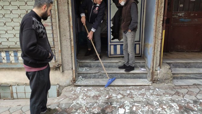 Sultangazi’de İşyerinde Patlama: 1 Yaralı