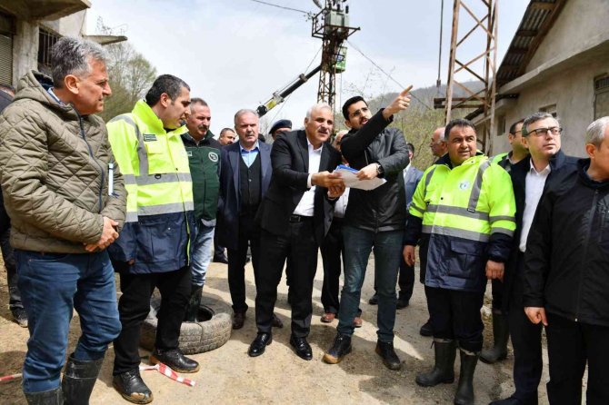 Başkan Zorluoğlu Heyelan Bölgesinde İncelemelerde Bulundu